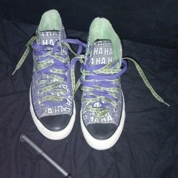 Converse All Stars Batman edition featuring The joker - Picture 2 of 3